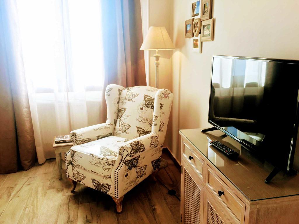 Almondhouse Suites With Fireplace - Adults Only Αράχωβα Εξωτερικό φωτογραφία