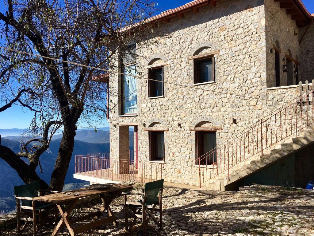 Almondhouse Suites With Fireplace - Adults Only Αράχωβα Εξωτερικό φωτογραφία