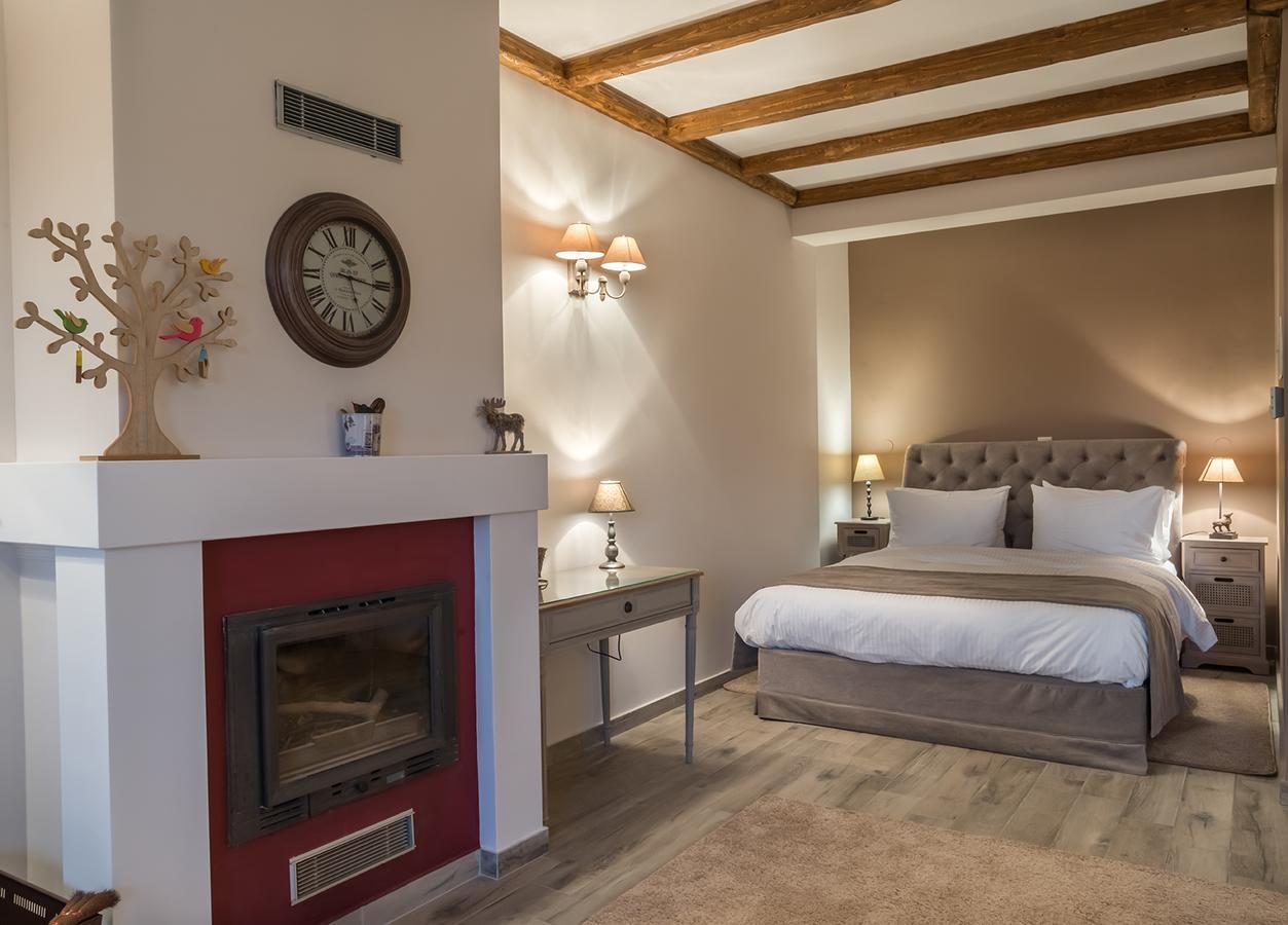 Almondhouse Suites With Fireplace - Adults Only Αράχωβα Εξωτερικό φωτογραφία