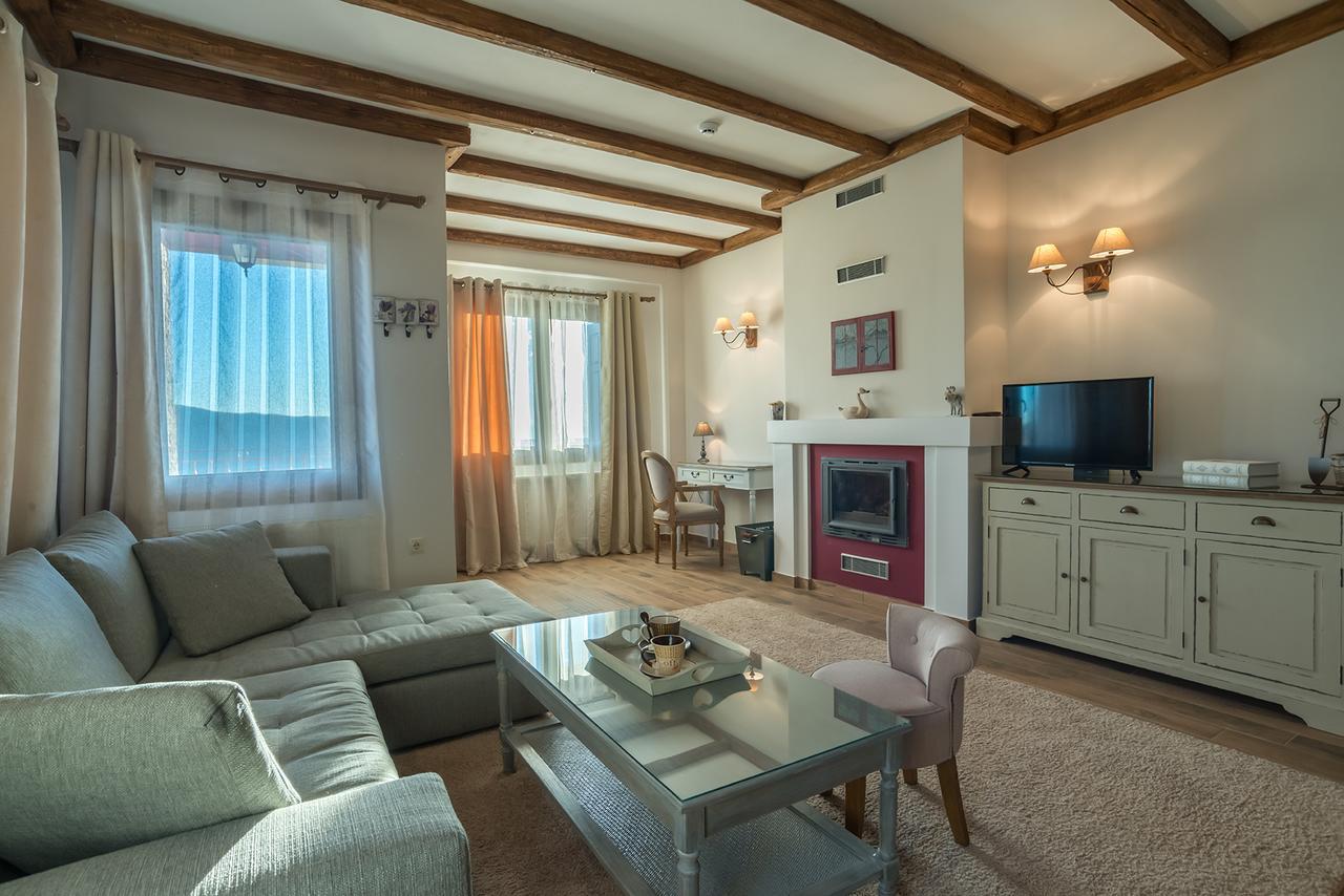 Almondhouse Suites With Fireplace - Adults Only Αράχωβα Εξωτερικό φωτογραφία